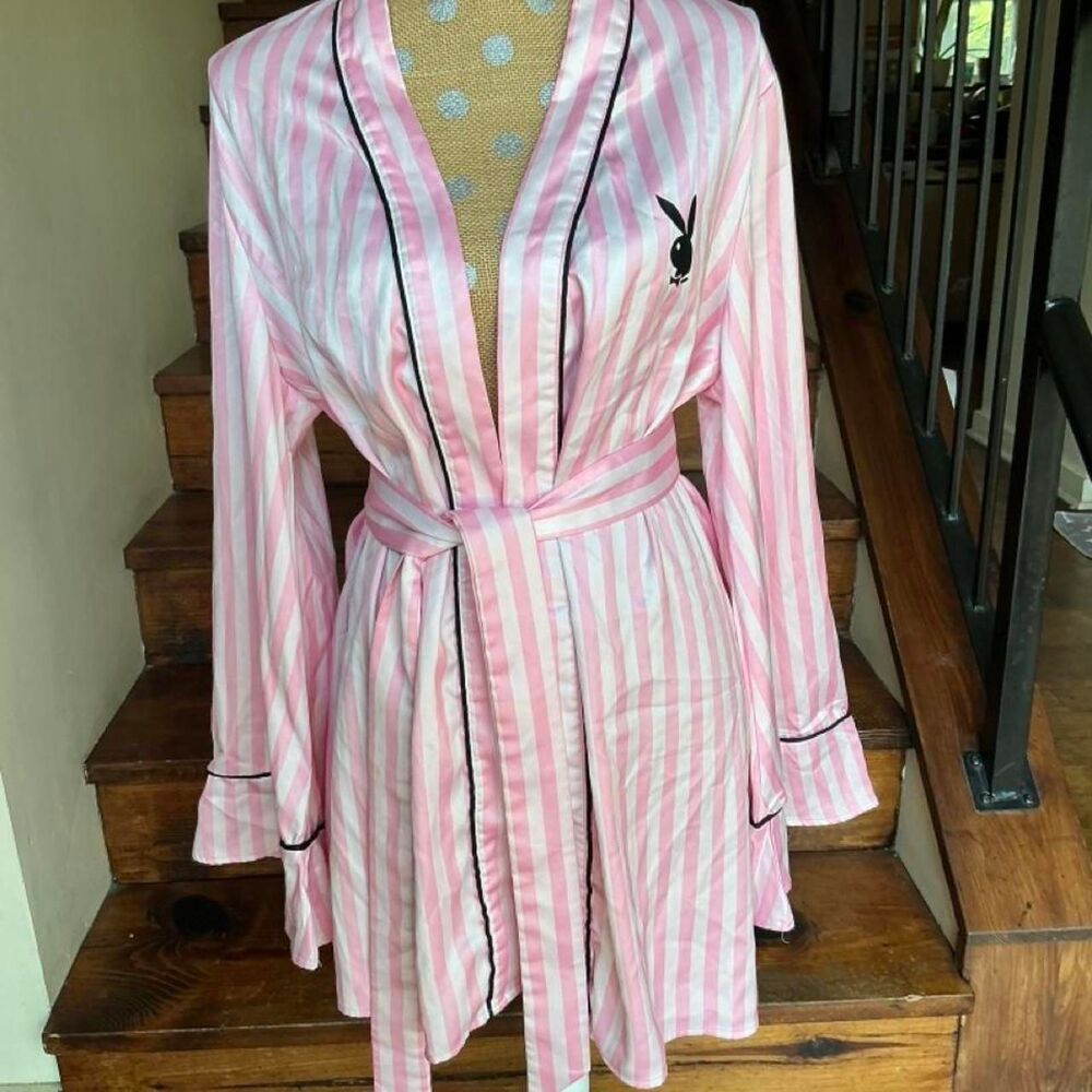 Playboy Women's Pink Robe - Picture 4 of 7